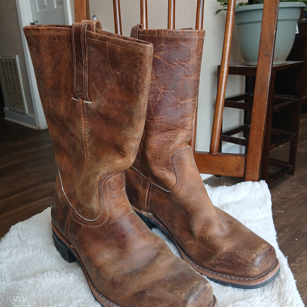 FRYE AND CO. Distressed Brown Men's Cowboy Boots